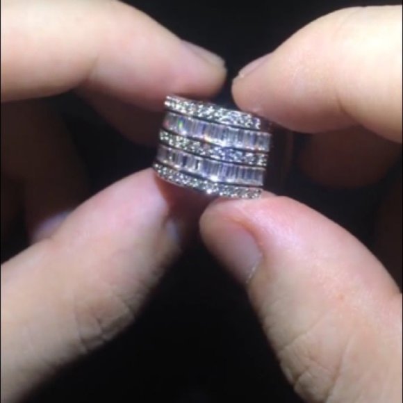 NEW 18K Baguette & Round Diamond Stacked Wide Band - Picture 4 of 6